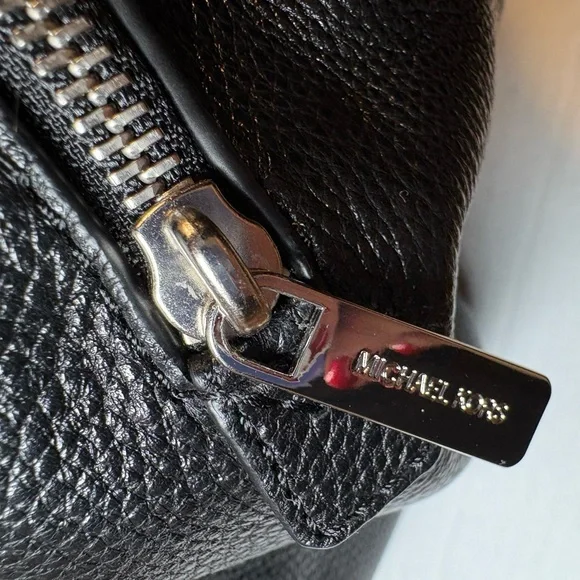 NWOT🔥Michael Kors Fulton Black Pebbled Leather Shoulder Bag, dust bag included. - Picture 8 of 16